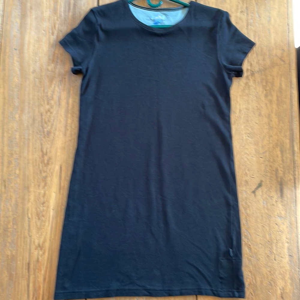 Horny Toad, size Medium, short sleeved, little black dress.